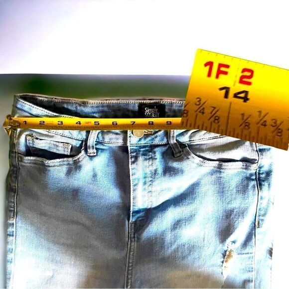 Simple Society l Juniors 11 l Flare Leg Jeans l Medium Wash l Raw Hem l EUC - Picture 4 of 13